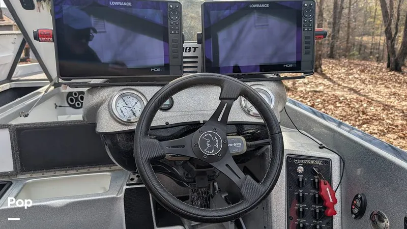 Slide: The Image of Phoenix Bass Boat 21 PHX 2023 - 16127180