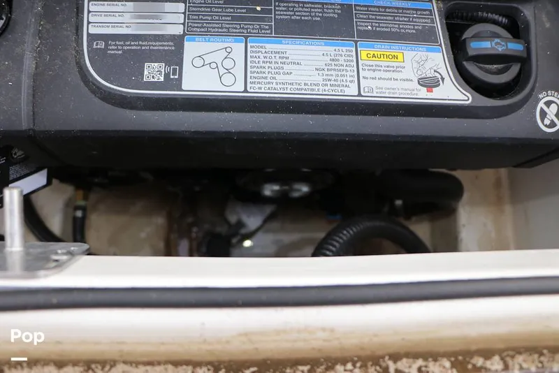 Slide: The Image of Bayliner VR5 I/O 2023 - 16130447