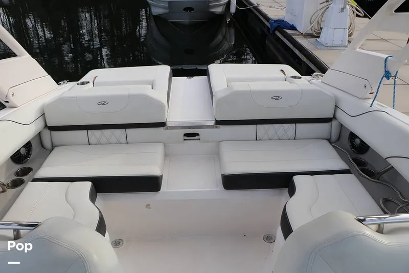 Slide: The Image of Regal LS2 2023 - 16109494