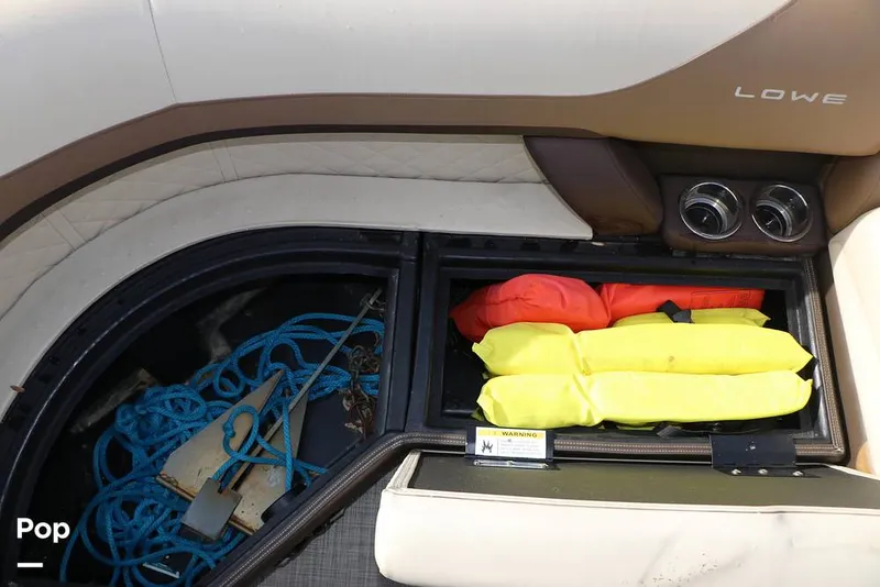 Slide: The Image of Lowe SS 230 W 2024 - 16130684