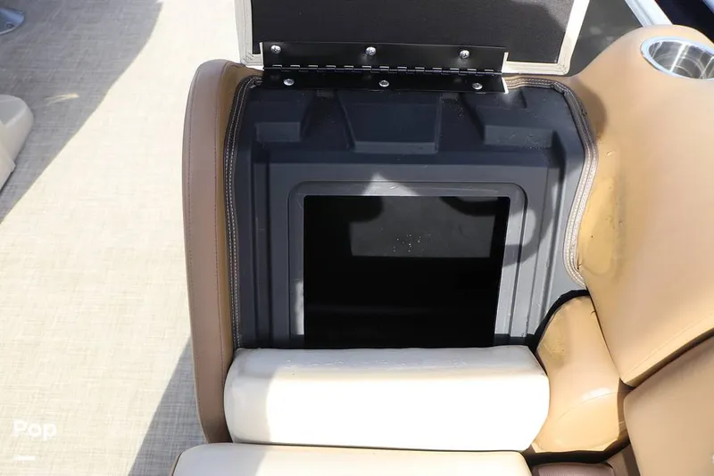 Slide: The Image of Lowe SS 230 W 2024 - 16130685