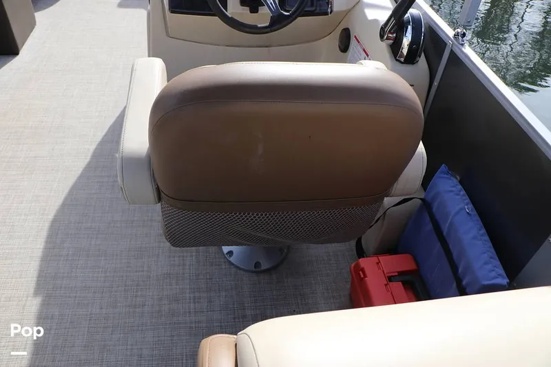 Slide: The Image of Lowe SS 230 W 2024 - 16130697