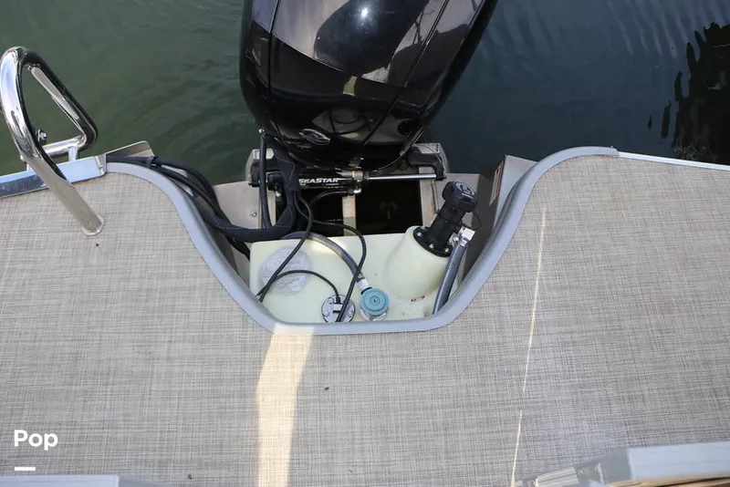 Slide: The Image of Lowe SS 230 W 2024 - 16130711