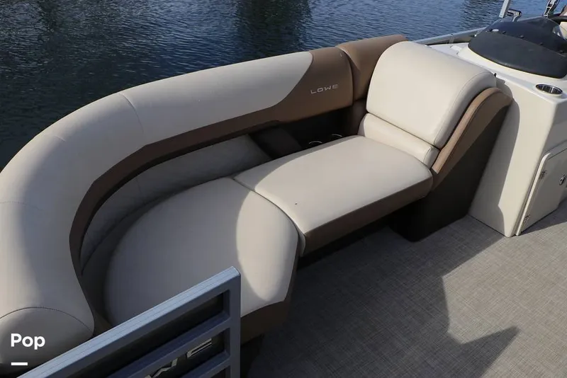 Slide: The Image of Lowe SS 230 W 2024 - 16130679