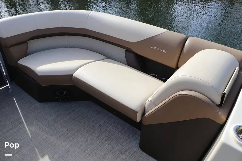 Slide: The Image of Lowe SS 230 W 2024 - 16130682