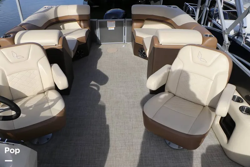 Slide: The Image of Lowe SS 230 W 2024 - 16130687