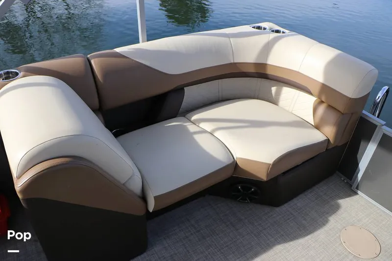 Slide: The Image of Lowe SS 230 W 2024 - 16130689