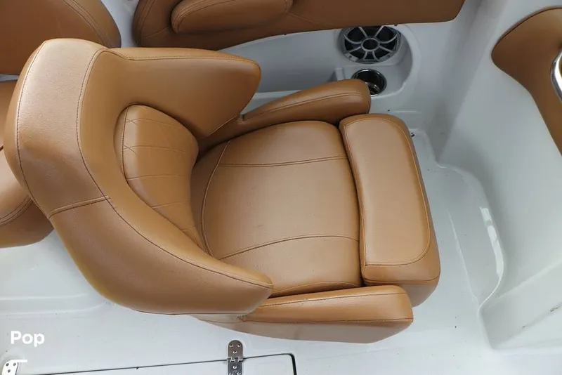 Slide: The Image of Crownline Boats E 215XS 2023 - 16109396