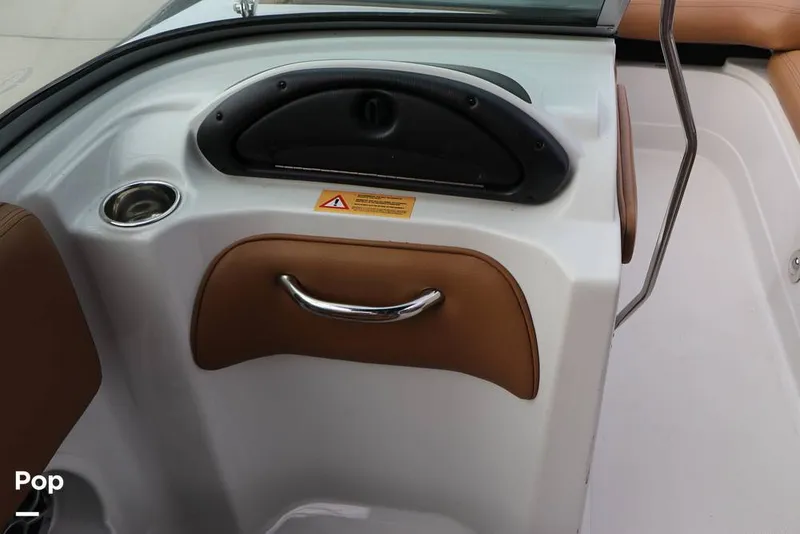 Slide: The Image of Crownline Boats E 215XS 2023 - 16109393