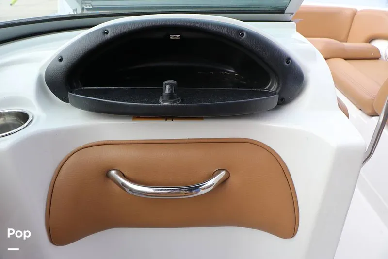 Slide: The Image of Crownline Boats E 215XS 2023 - 16109394