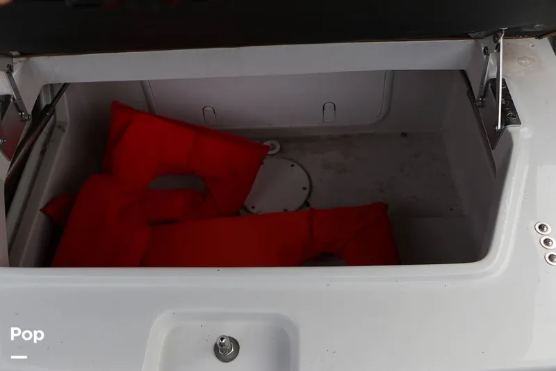 Slide: The Image of Crownline Boats E 215XS 2023 - 16109388