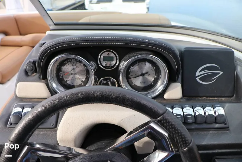 Slide: The Image of Crownline Boats E 215XS 2023 - 16109374