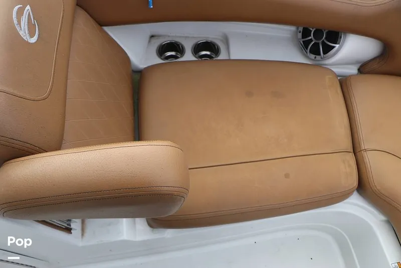 Slide: The Image of Crownline Boats E 215XS 2023 - 16109405