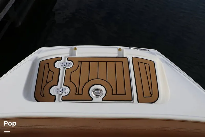 Slide: The Image of Crownline Boats E 215XS 2023 - 16109411