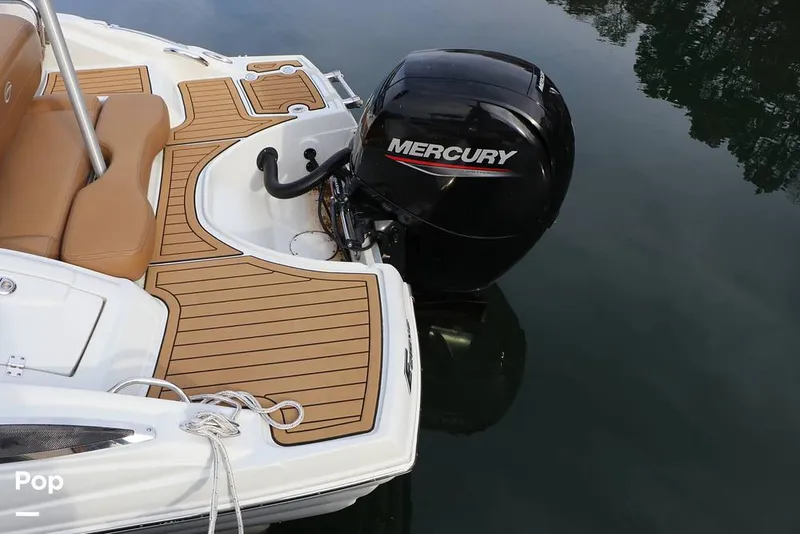 Slide: The Image of Crownline Boats E 215XS 2023 - 16109366