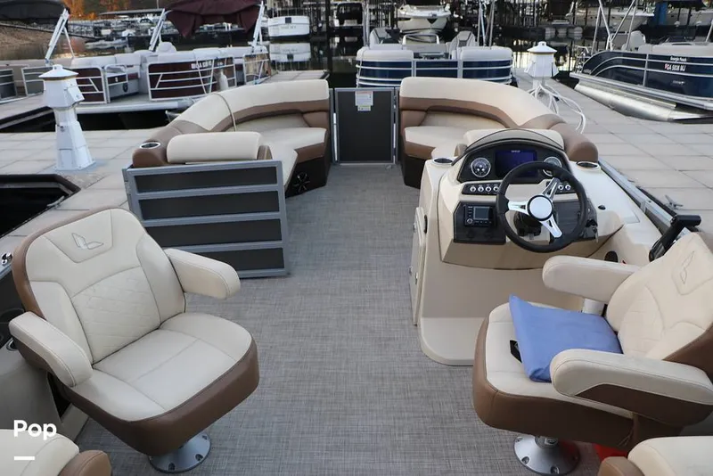 Slide: The Image of Lowe SS 230W 2024 - 16109349