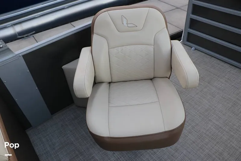 Slide: The Image of Lowe SS 230W 2024 - 16109350