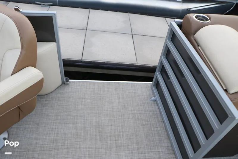 Slide: The Image of Lowe SS 230W 2024 - 16109352