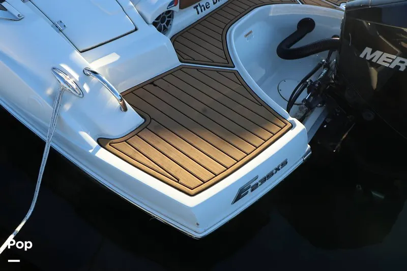 Slide: The Image of Crownline Boats E235 XS 2023 - 16109258