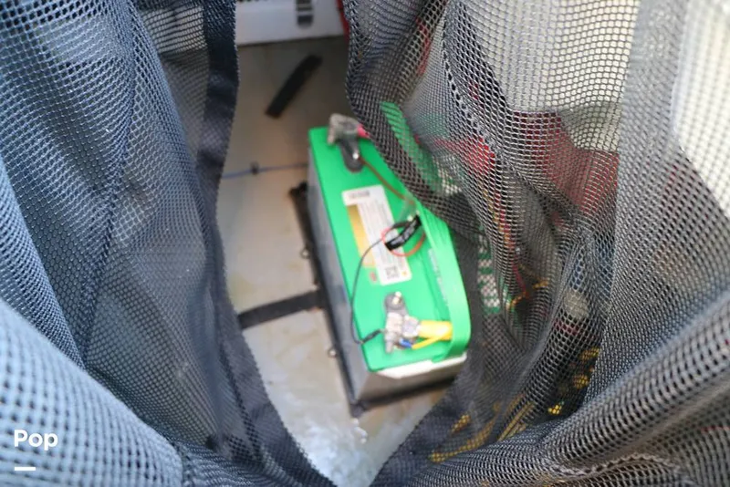 Slide: The Image of Crownline Boats E235 XS 2023 - 16109260