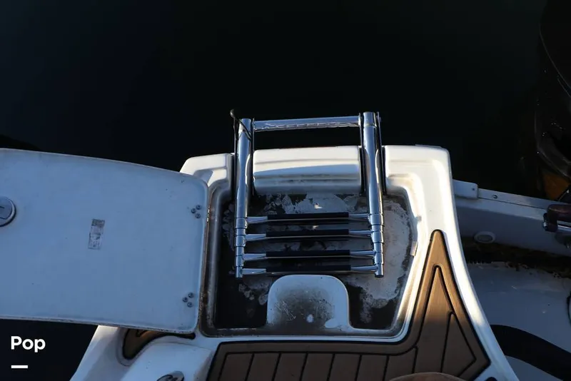 Slide: The Image of Crownline Boats E235 XS 2023 - 16109264