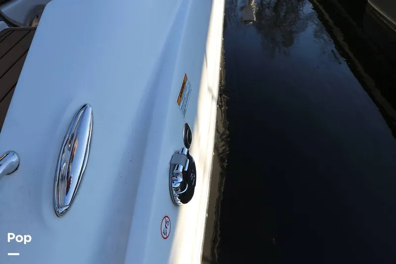 Slide: The Image of Crownline Boats E235 XS 2023 - 16109265