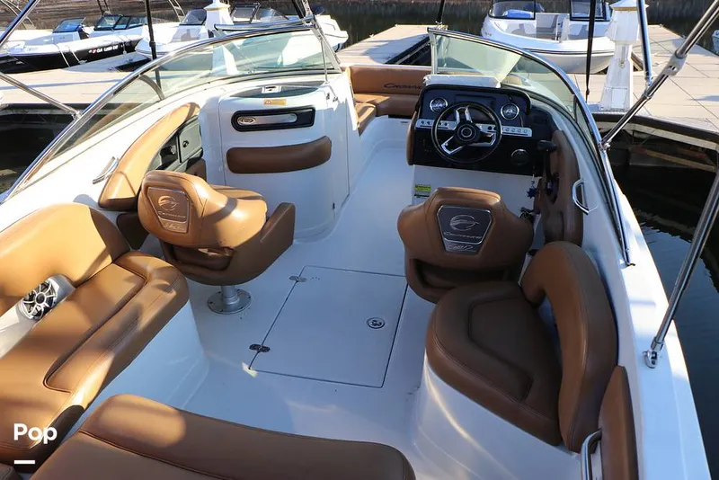 Slide: The Image of Crownline Boats E235 XS 2023 - 16109266