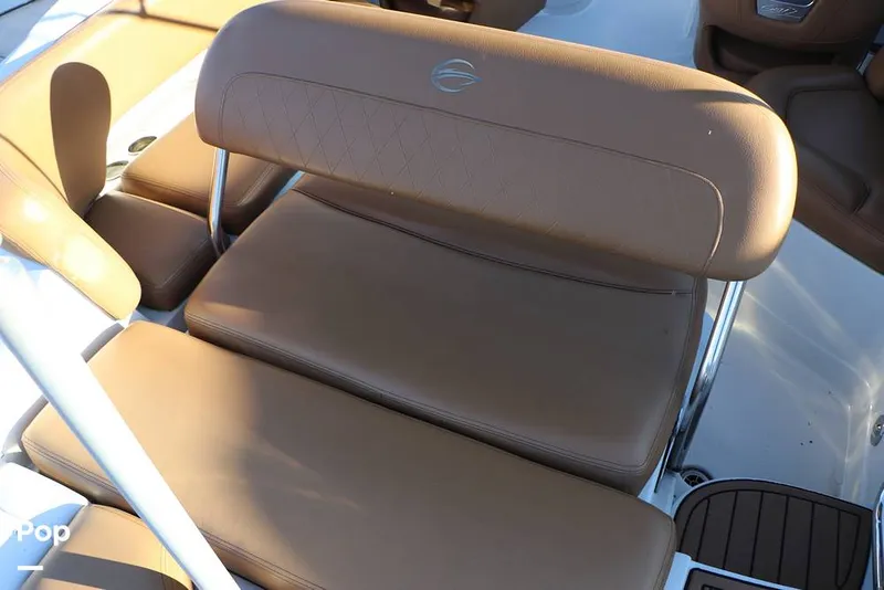 Slide: The Image of Crownline Boats E235 XS 2023 - 16109271