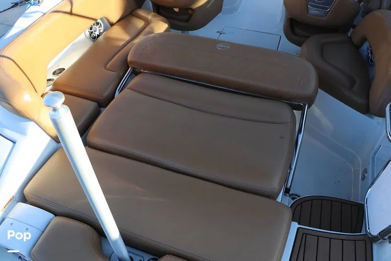 Slide: The Image of Crownline Boats E235 XS 2023 - 16109273