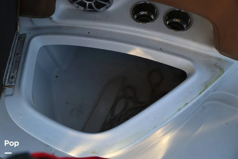 Slide: The Image of Crownline Boats E235 XS 2023 - 16109274