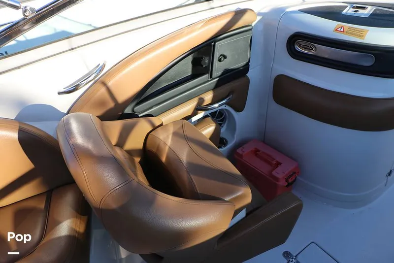 Slide: The Image of Crownline Boats E235 XS 2023 - 16109275