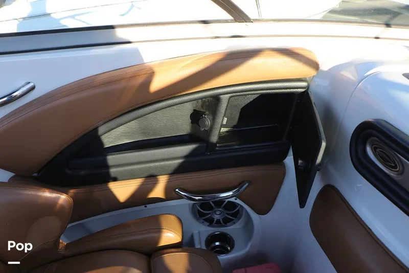 Slide: The Image of Crownline Boats E235 XS 2023 - 16109277