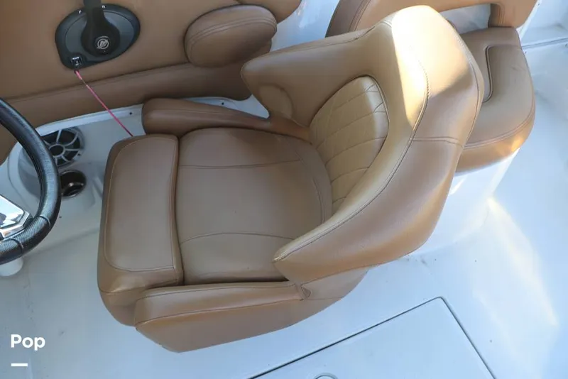 Slide: The Image of Crownline Boats E235 XS 2023 - 16109279