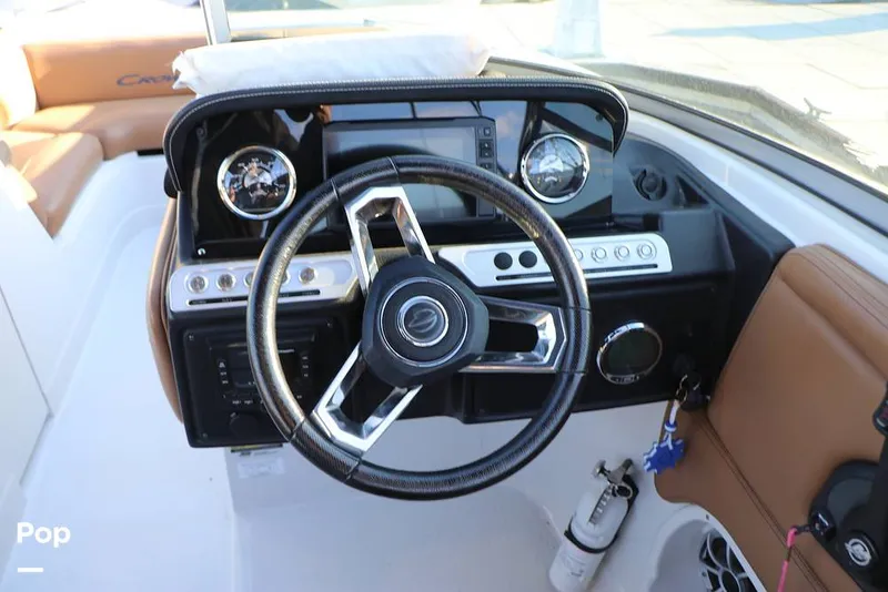 Slide: The Image of Crownline Boats E235 XS 2023 - 16109280