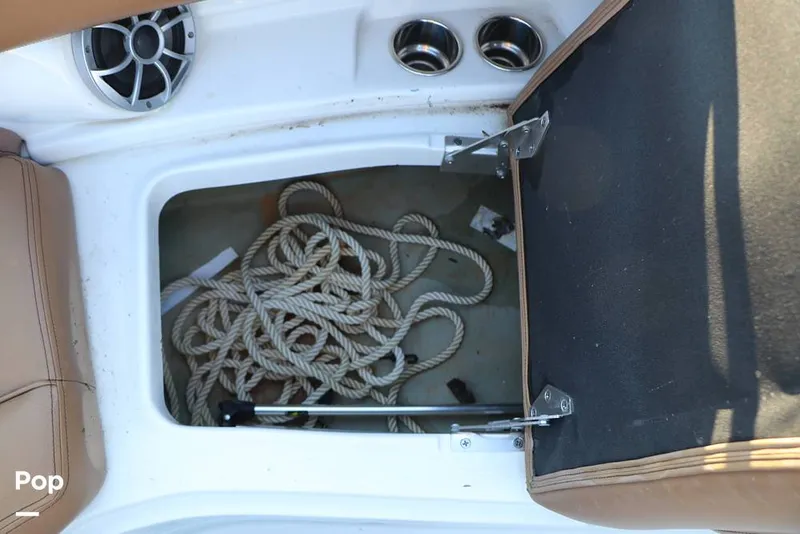 Slide: The Image of Crownline Boats E235 XS 2023 - 16109283