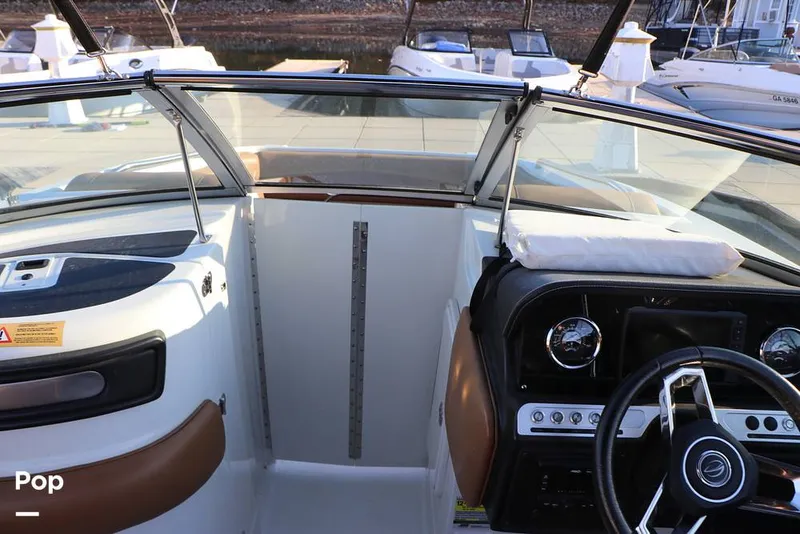 Slide: The Image of Crownline Boats E235 XS 2023 - 16109286