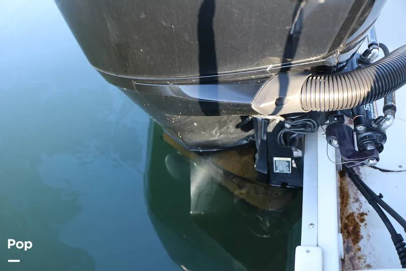 Slide: The Image of Crownline Boats E235 XS 2023 - 16109291