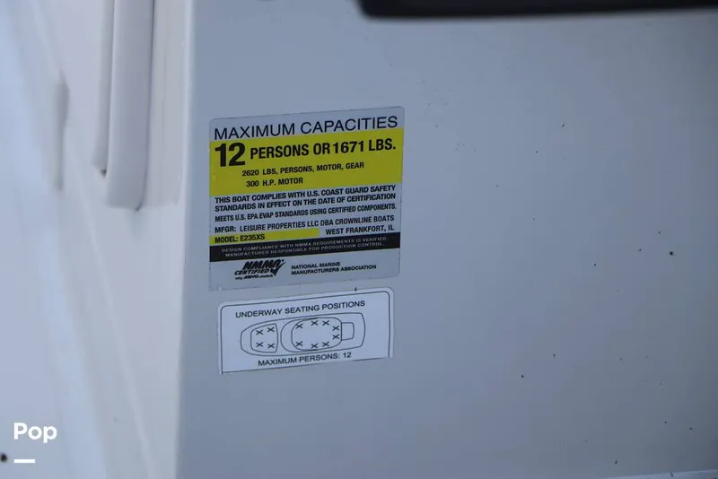 Slide: The Image of Crownline Boats E235 XS 2023 - 16109293