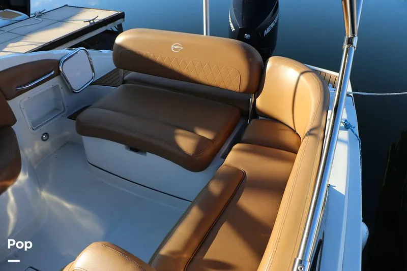 Slide: The Image of Crownline Boats E235 XS 2023 - 16109257