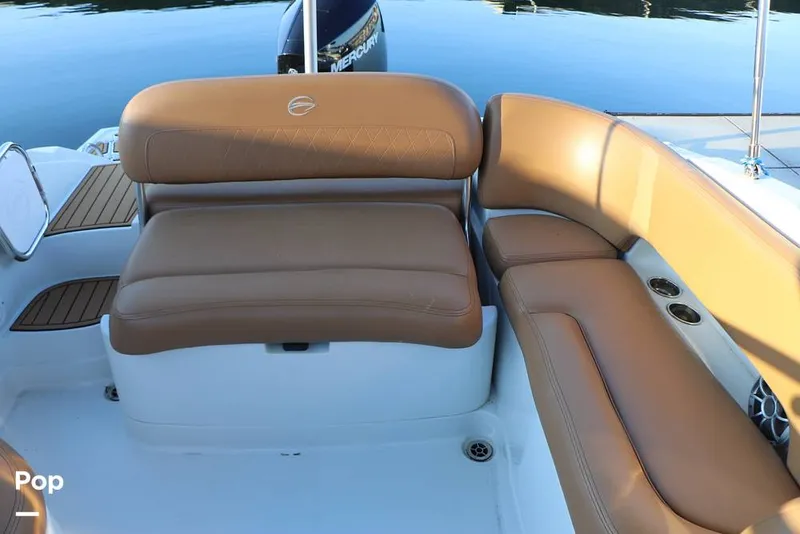 Slide: The Image of Crownline Boats E 235 XS 2023 - 16109218