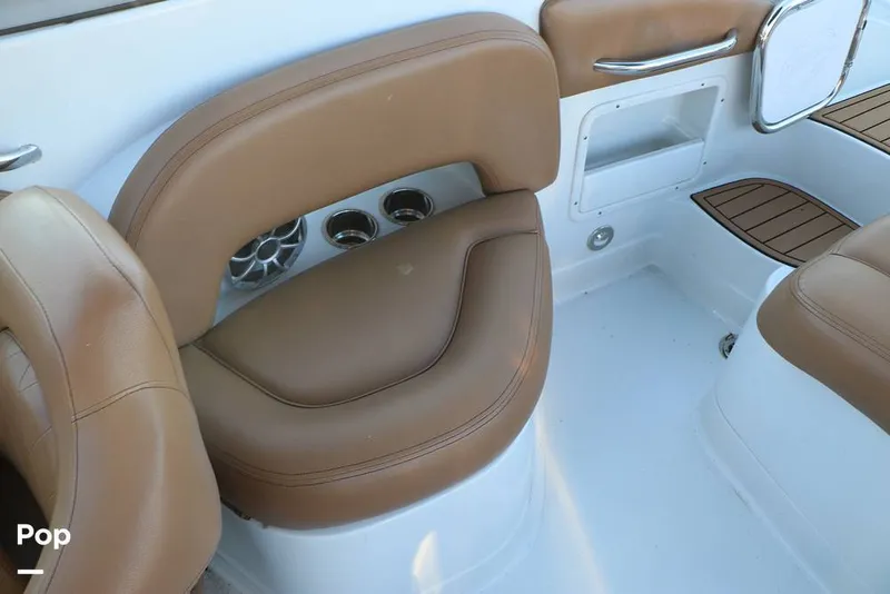 Slide: The Image of Crownline Boats E 235 XS 2023 - 16109219