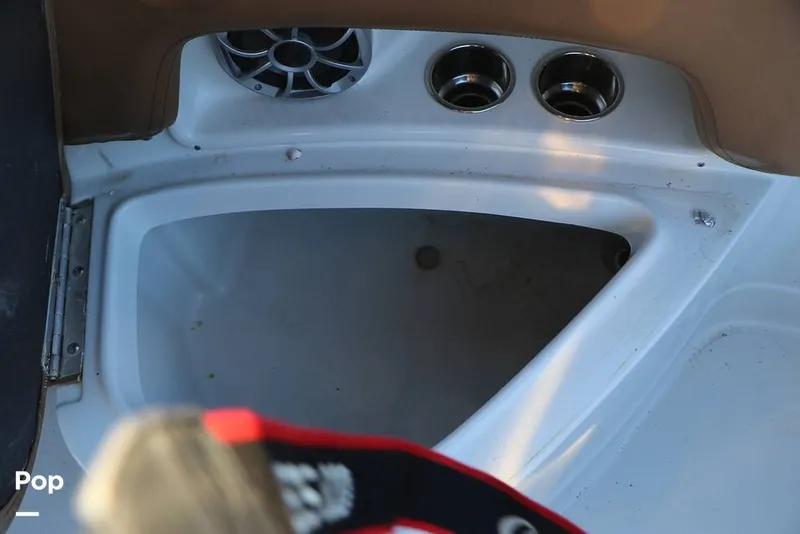 Slide: The Image of Crownline Boats E 235 XS 2023 - 16109220