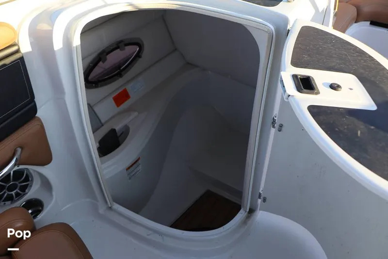 Slide: The Image of Crownline Boats E 235 XS 2023 - 16109227