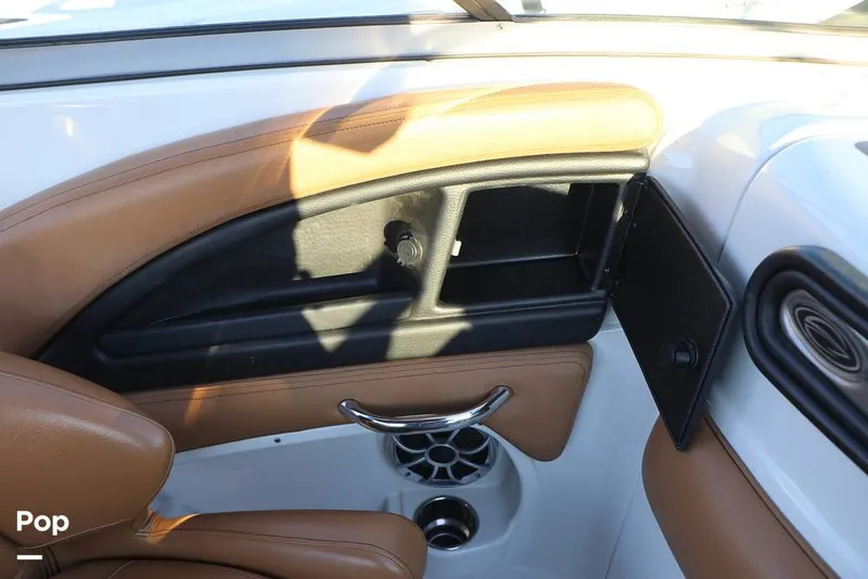 Slide: The Image of Crownline Boats E 235 XS 2023 - 16109229