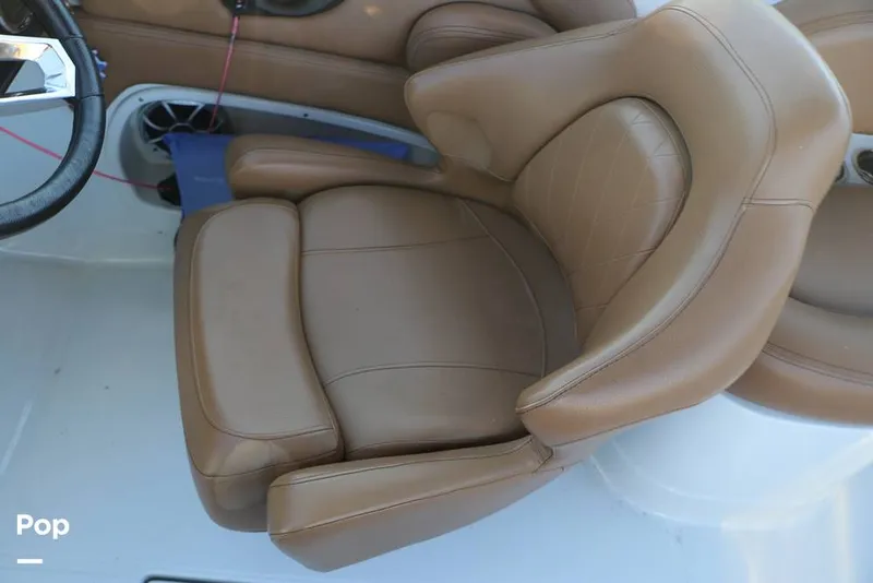 Slide: The Image of Crownline Boats E 235 XS 2023 - 16109231