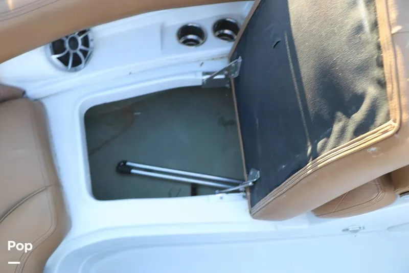 Slide: The Image of Crownline Boats E 235 XS 2023 - 16109238