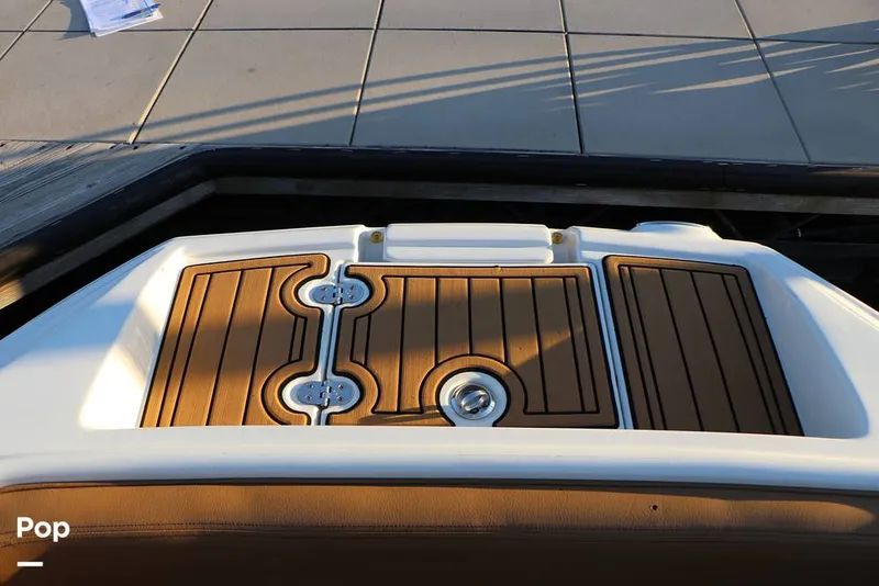 Slide: The Image of Crownline Boats E 235 XS 2023 - 16109243