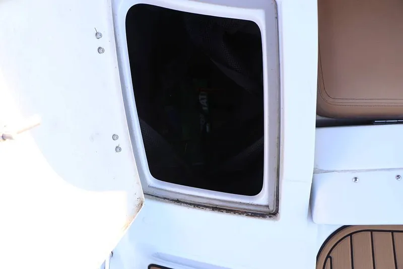 Slide: The Image of Crownline Boats E 235 XS 2023 - 16109213