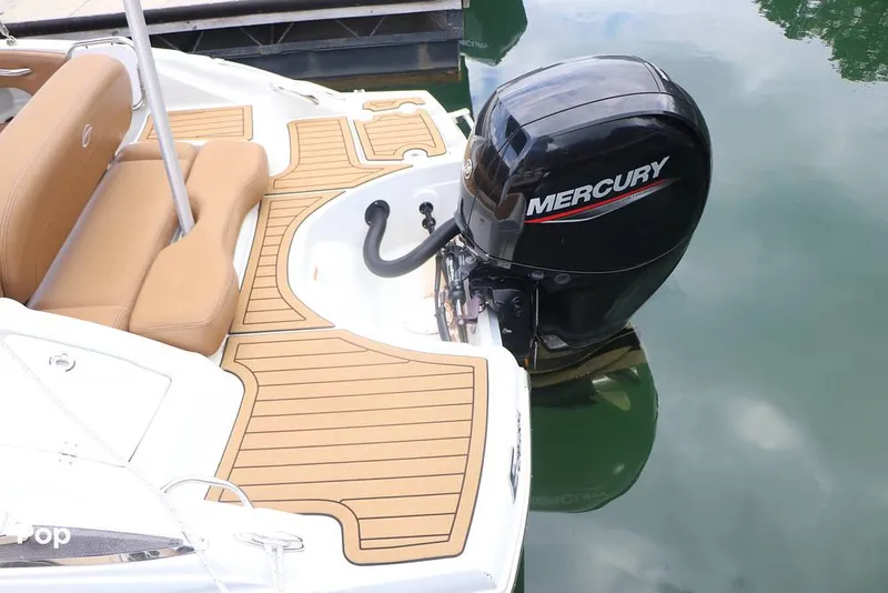 Slide: The Image of Crownline Boats E 215 XS 2023 - 16804212