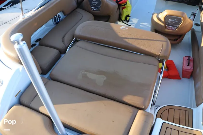 Slide: The Image of Crownline Boats E 215 XS 2023 - 16109176